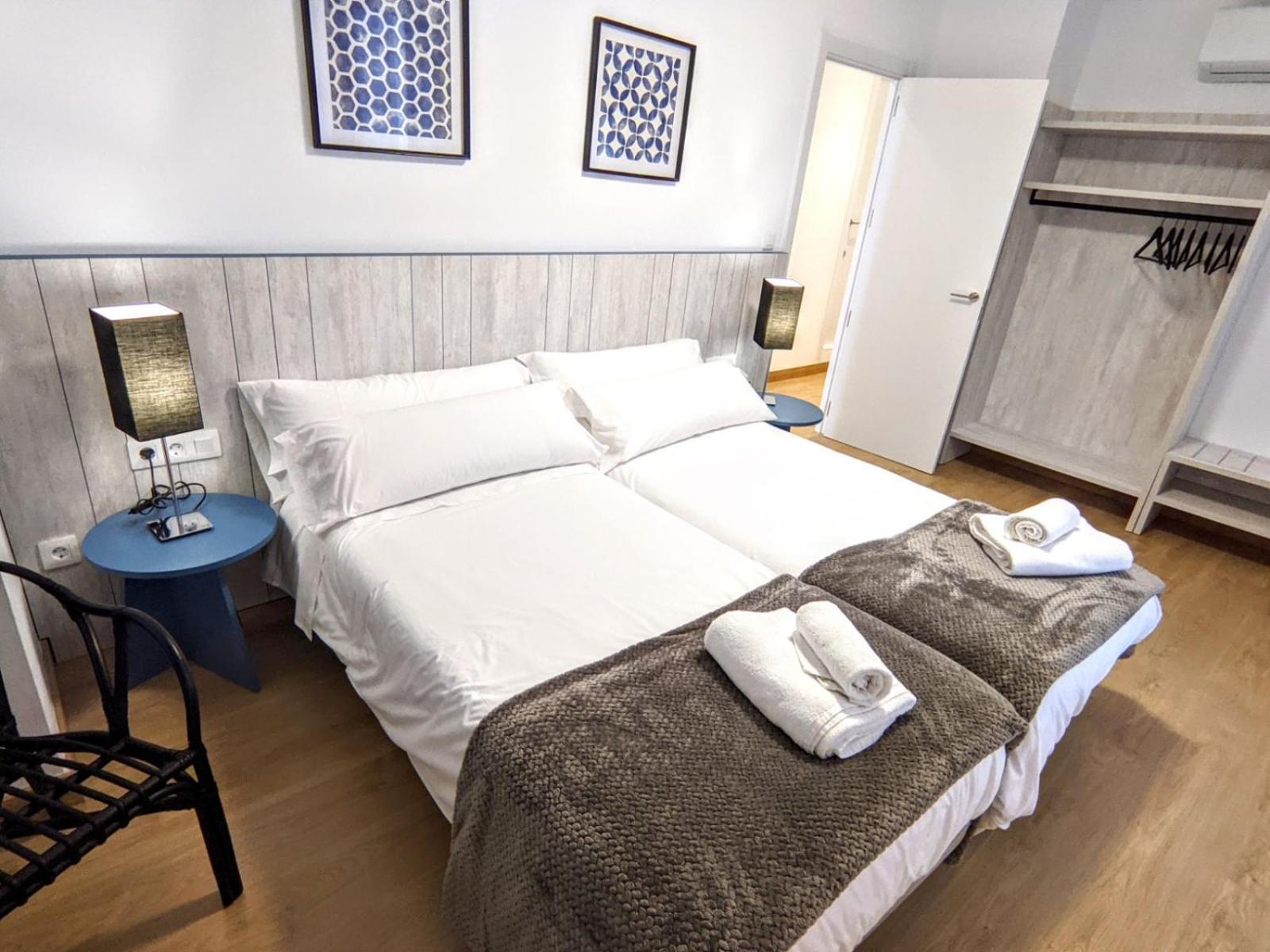 Apartamentos Plaza Del Torico Teruel Dış mekan fotoğraf