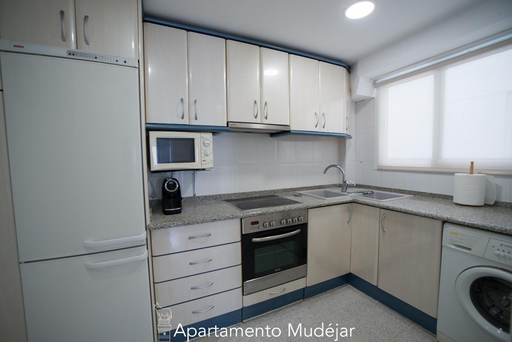 Apartamentos Plaza Del Torico Teruel Oda fotoğraf