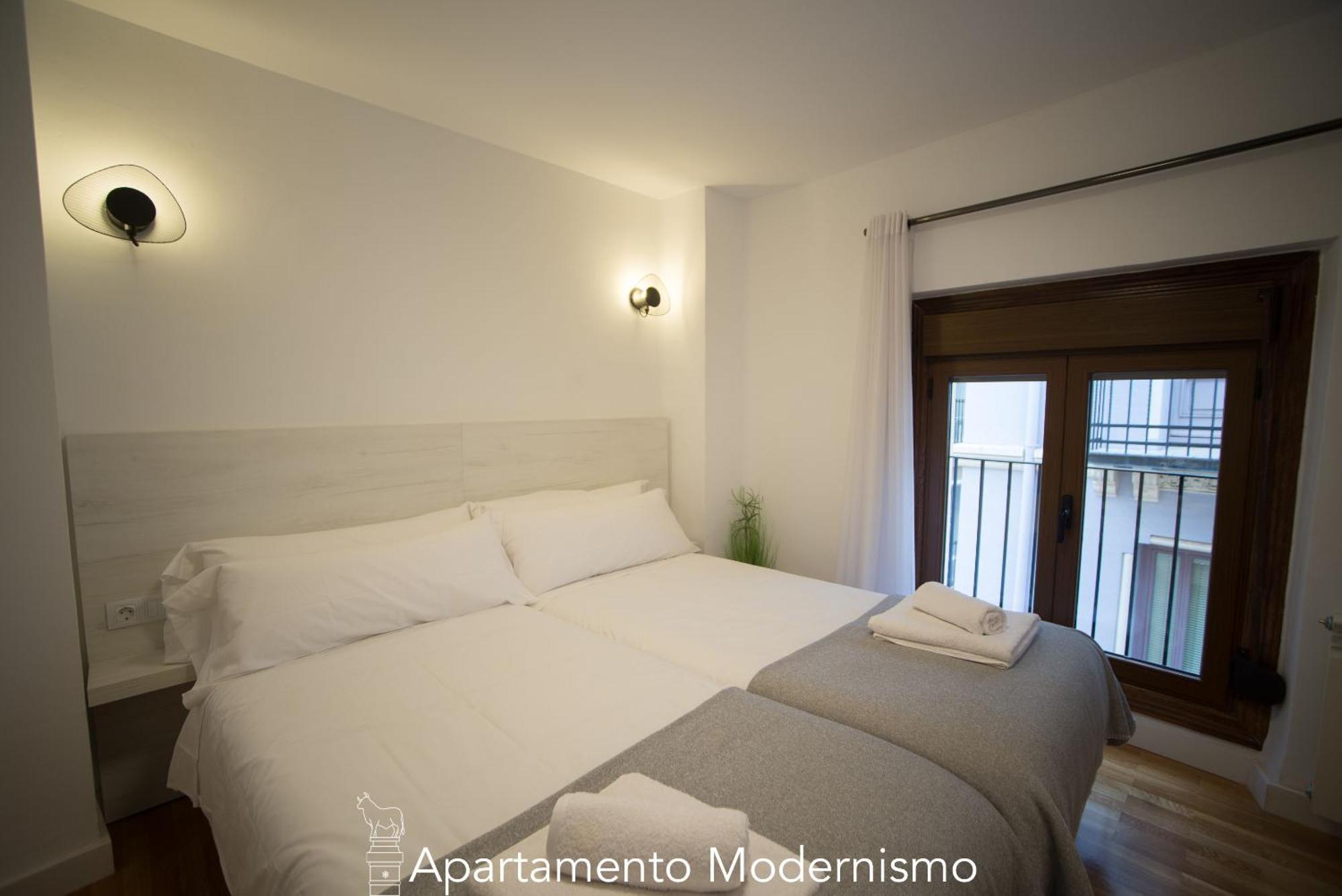 Apartamentos Plaza Del Torico Teruel Dış mekan fotoğraf