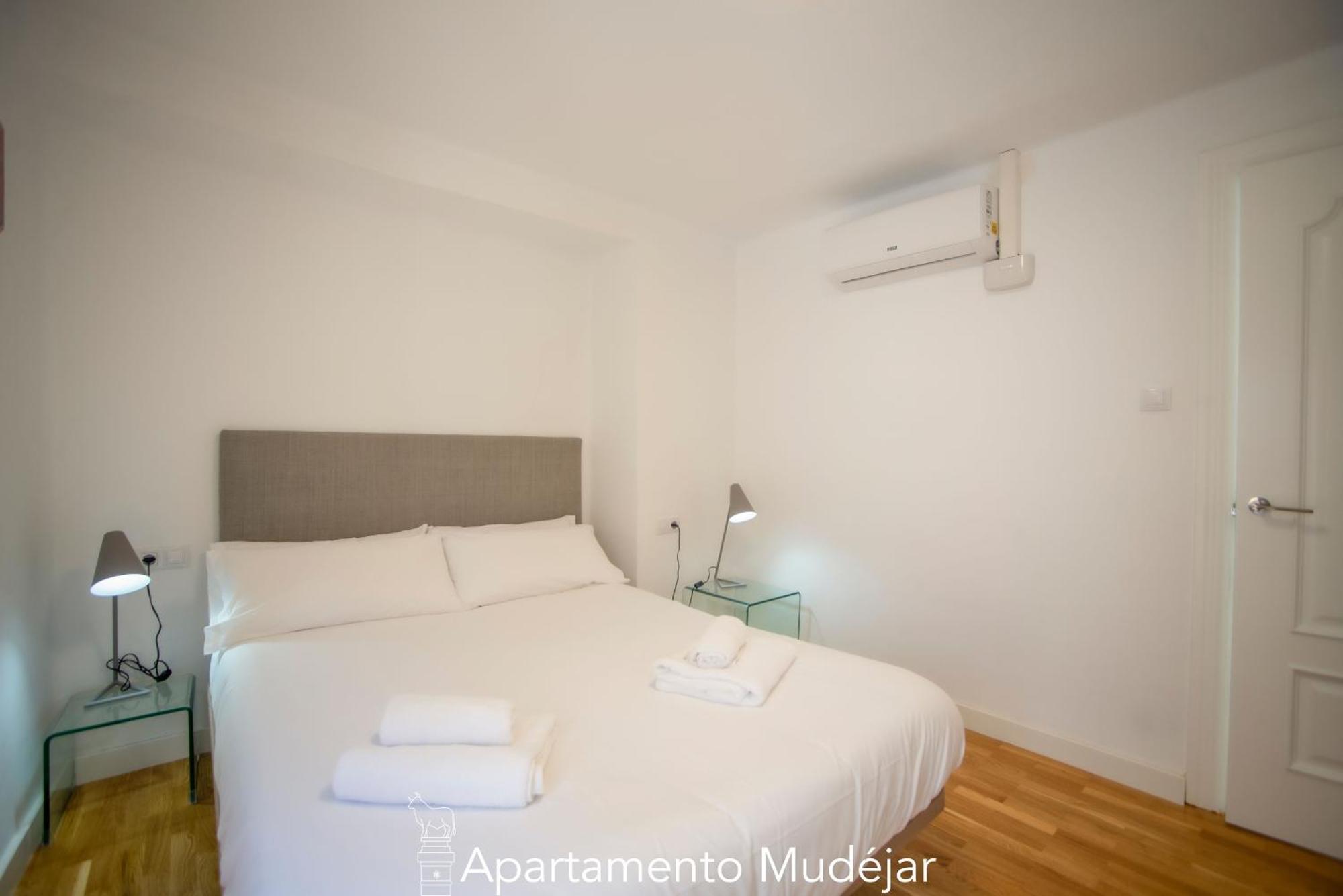 Apartamentos Plaza Del Torico Teruel Oda fotoğraf