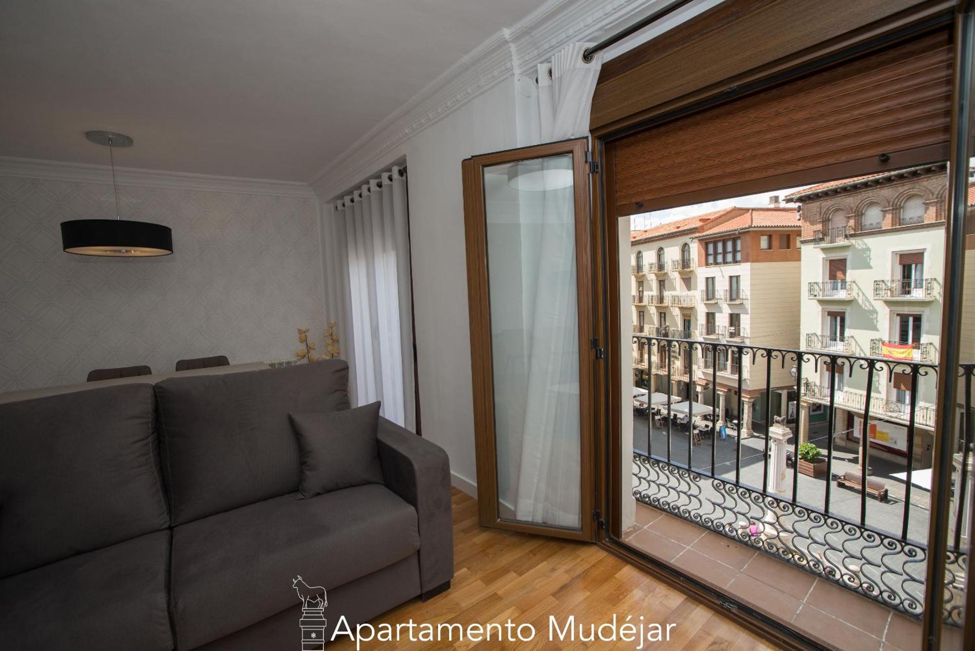 Apartamentos Plaza Del Torico Teruel Dış mekan fotoğraf